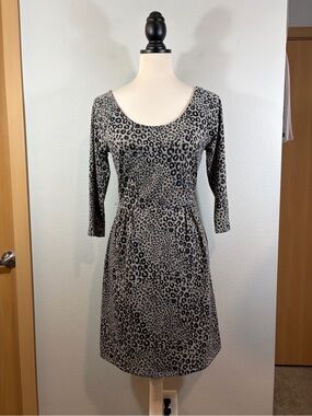 Xhileration Gray Leopard Print Scoop Neck Dress